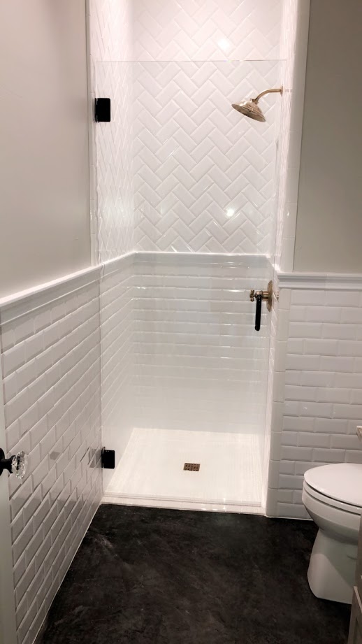 One-piece frameless shower doors